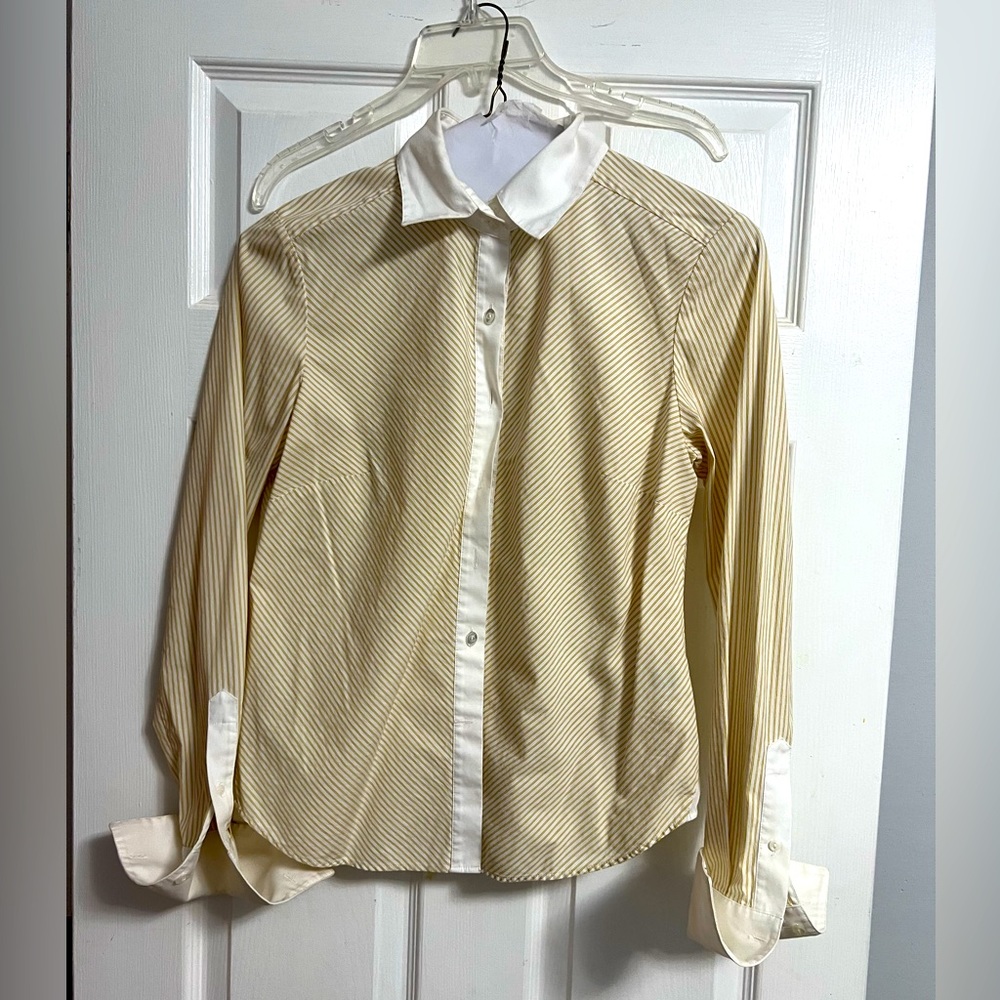 Ladies button down collar blouse with button cuffs